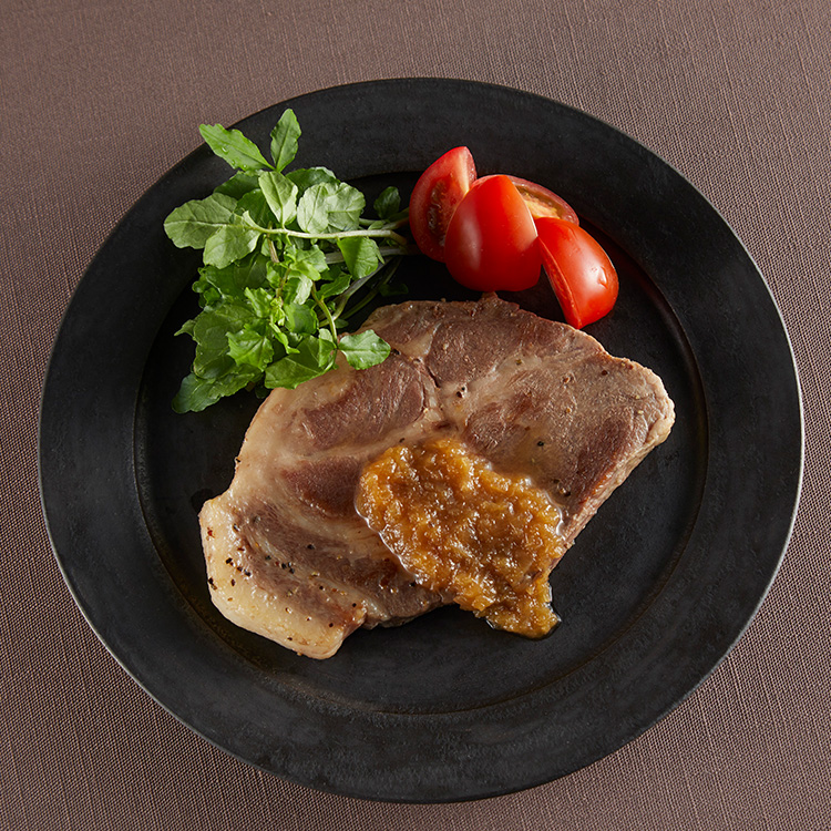 ４Ｘポークのローストポーク　シャリアピンソースを添えて