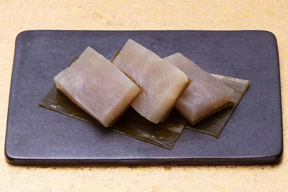 画像：かじき昆布〆